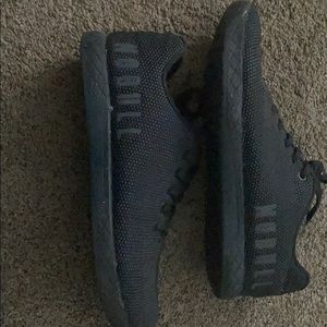 No bull shoes in good shape.